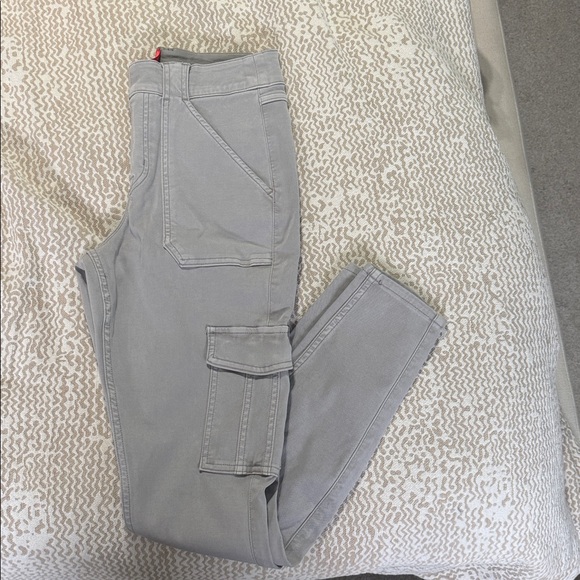 Spanx high waist skinny cargo pants in gray. Size medium - Picture 4 of 6